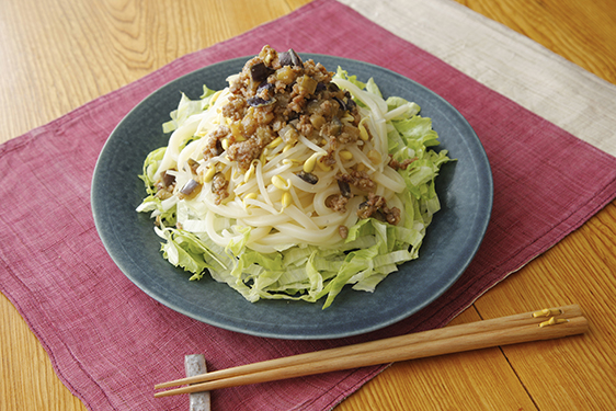 大豆もやしと冷やしうどんのなすみそがけ