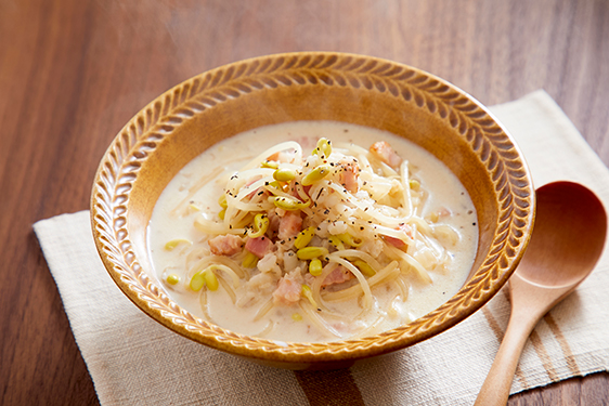 小粒大豆もやしのもち麦クリーム雑炊