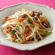 カリカリ豚肉とカット野菜の黒こしょう炒め