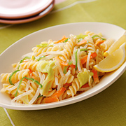カット野菜とショートパスタの明太子サラダ