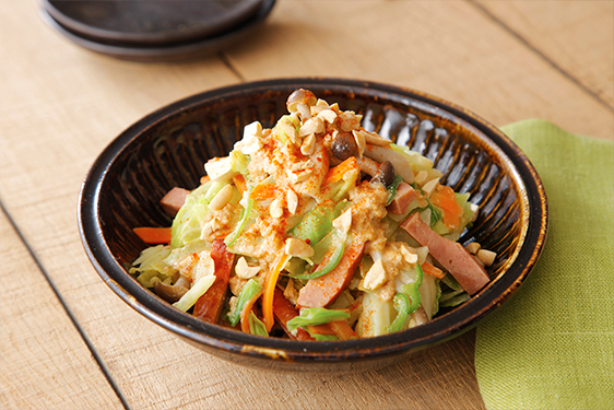 カット野菜と焼き豚のピーナツバター和え