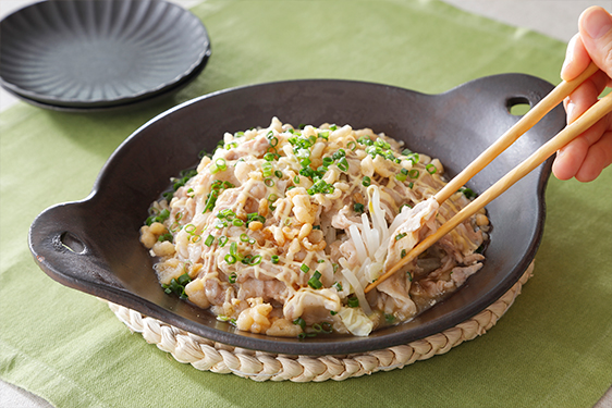 カット野菜と豚バラ肉のレンジ蒸し